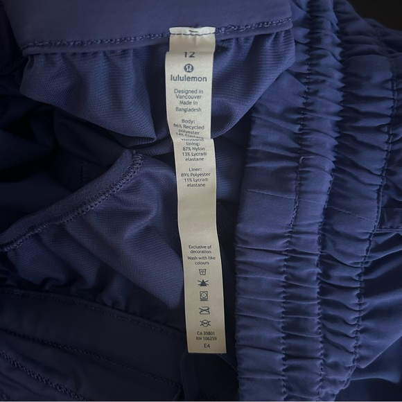 Lululemon Tracker Short V 4” Rare Size 12 - Picture 4 of 5